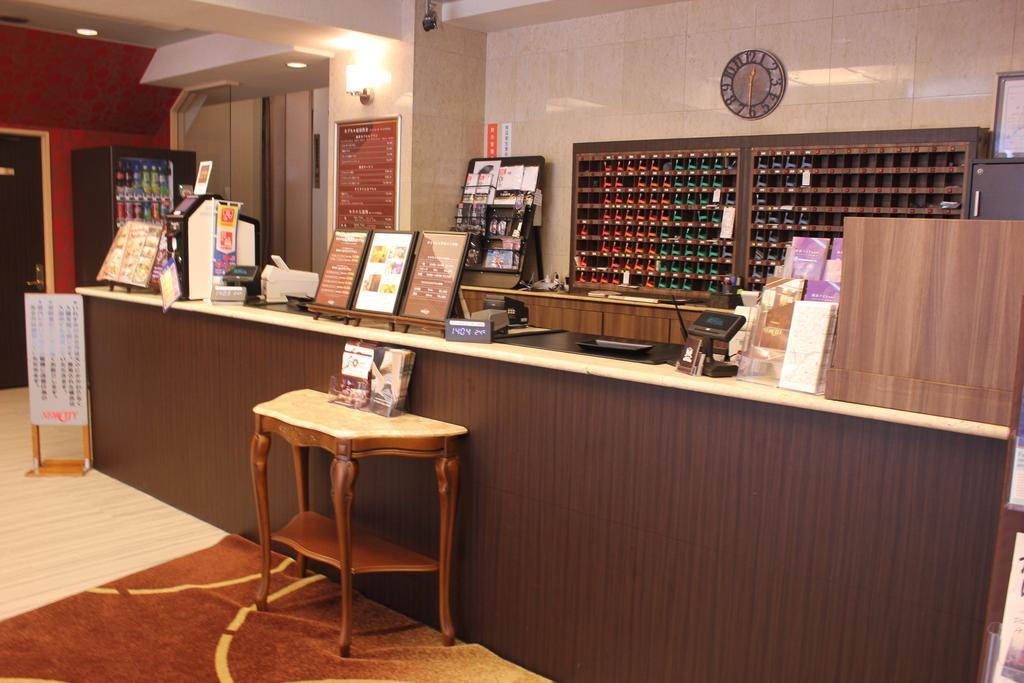 Business Inn New City Yokohama  Bagian luar foto